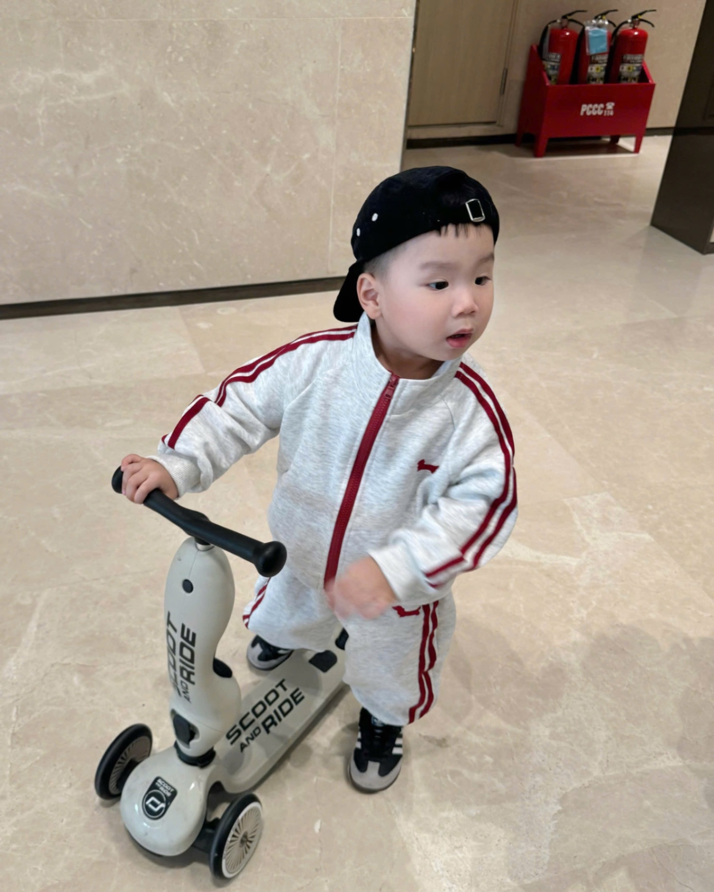 T039 - BỘ NỈ BÉ TRAI KHOÁ GHI KHOÁ ĐỎ THÊU CHÓ
