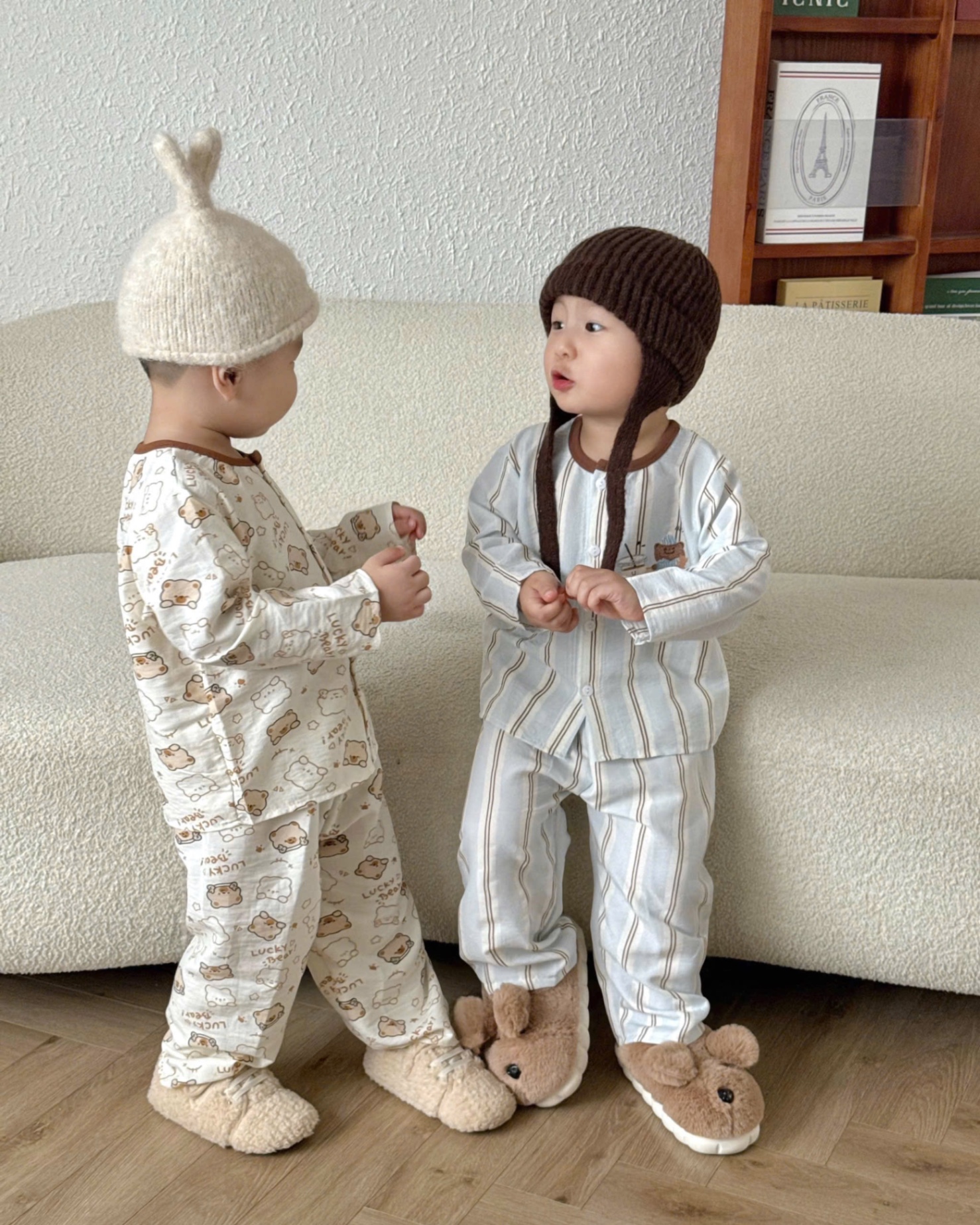 T052 - SET 2 BỘ BÉ TRAI PYJAMA CỔ TRÒN GẤU NÂU xanh be