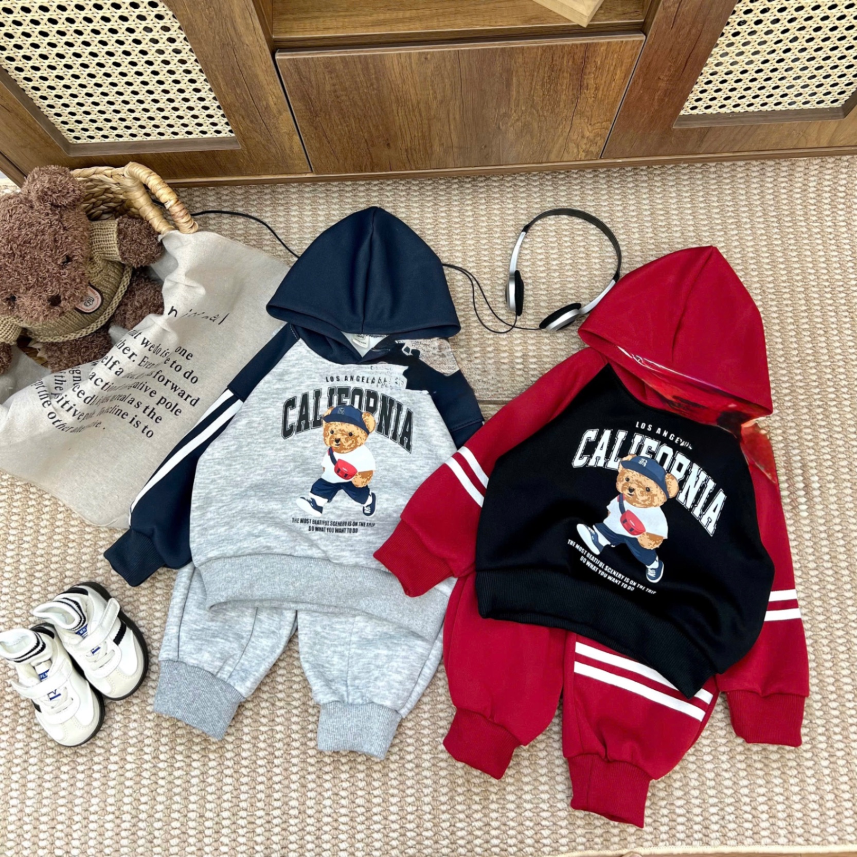 T053 - BỘ NỈ BÉ TRAI HOODIE PHỐI GẤU CALIFORNIA