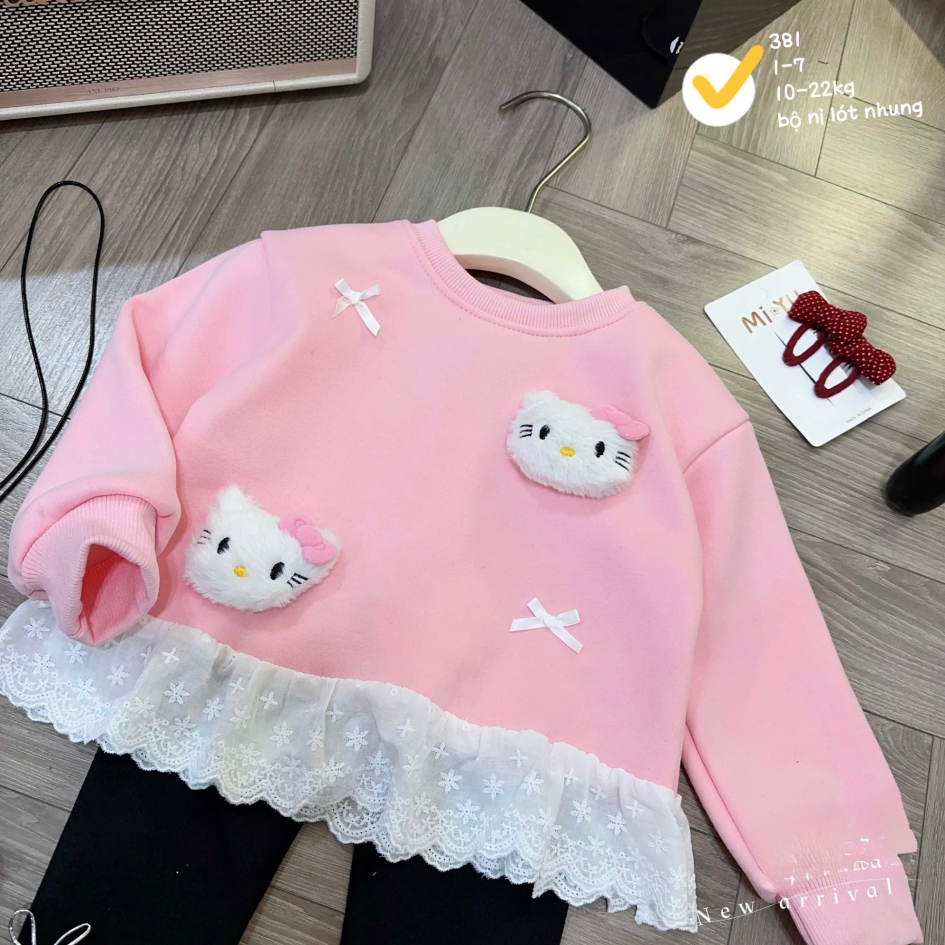 G840 - BỘ BÉ GÁI NỈ LÓT NHUNG KITTY NỔI PHỐI REN