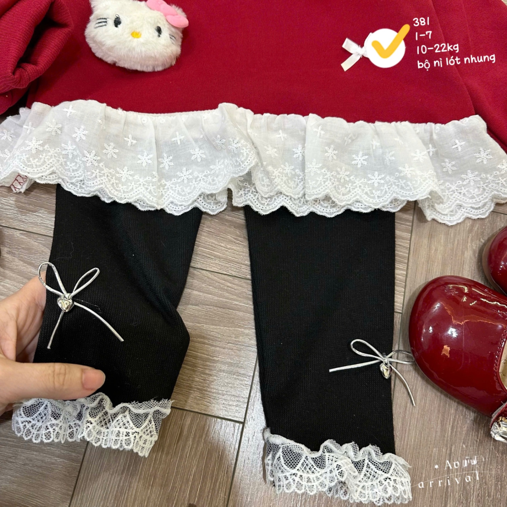 G840 - BỘ BÉ GÁI NỈ LÓT NHUNG KITTY NỔI PHỐI REN