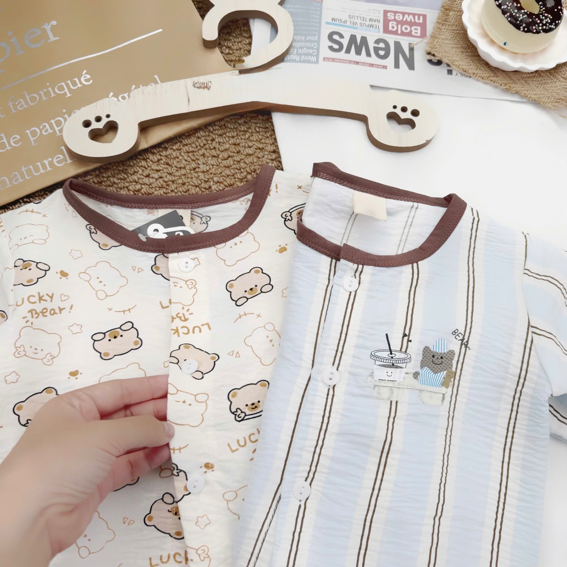 T052 - SET 2 BỘ BÉ TRAI PYJAMA CỔ TRÒN GẤU NÂU xanh be