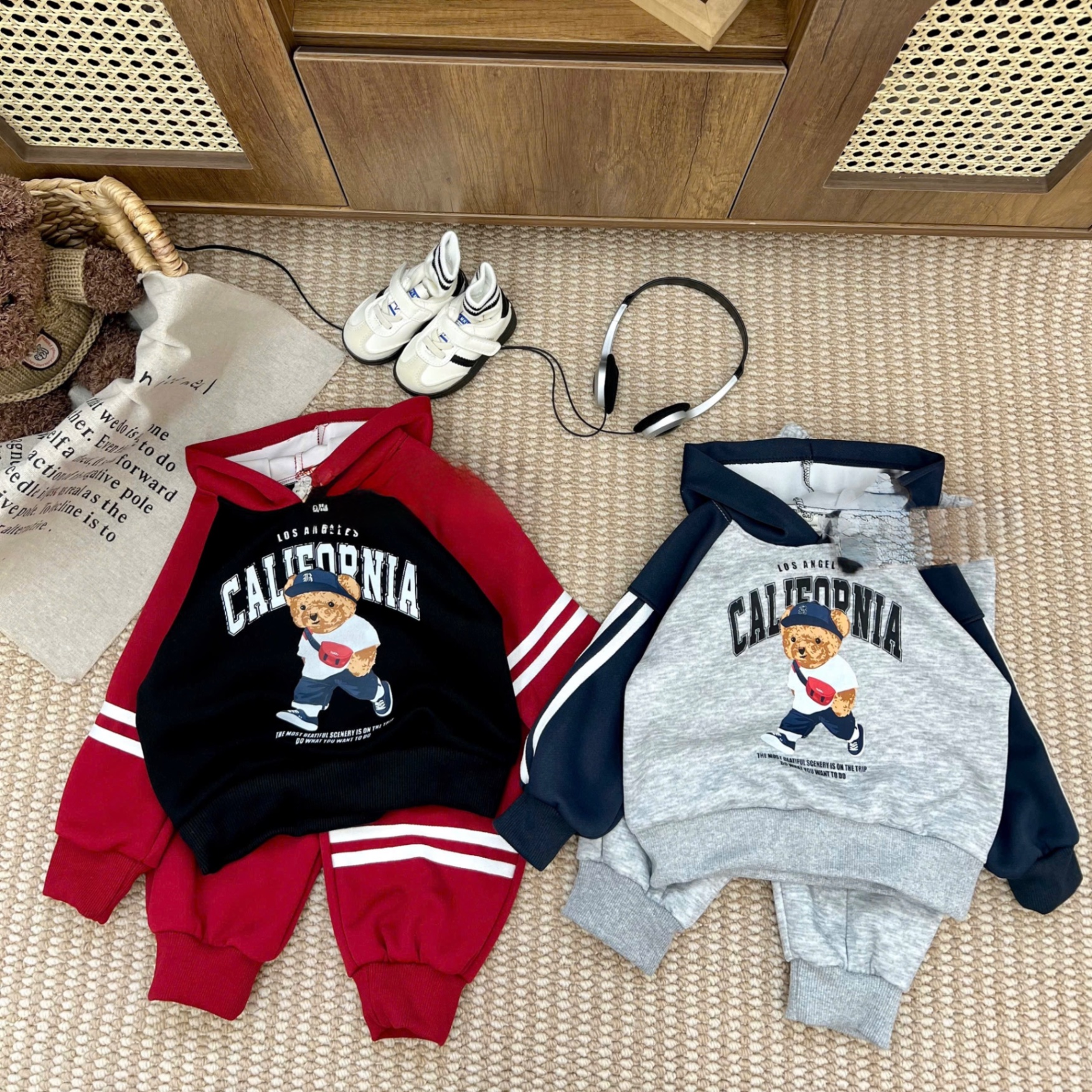 T053 - BỘ NỈ BÉ TRAI HOODIE PHỐI GẤU CALIFORNIA