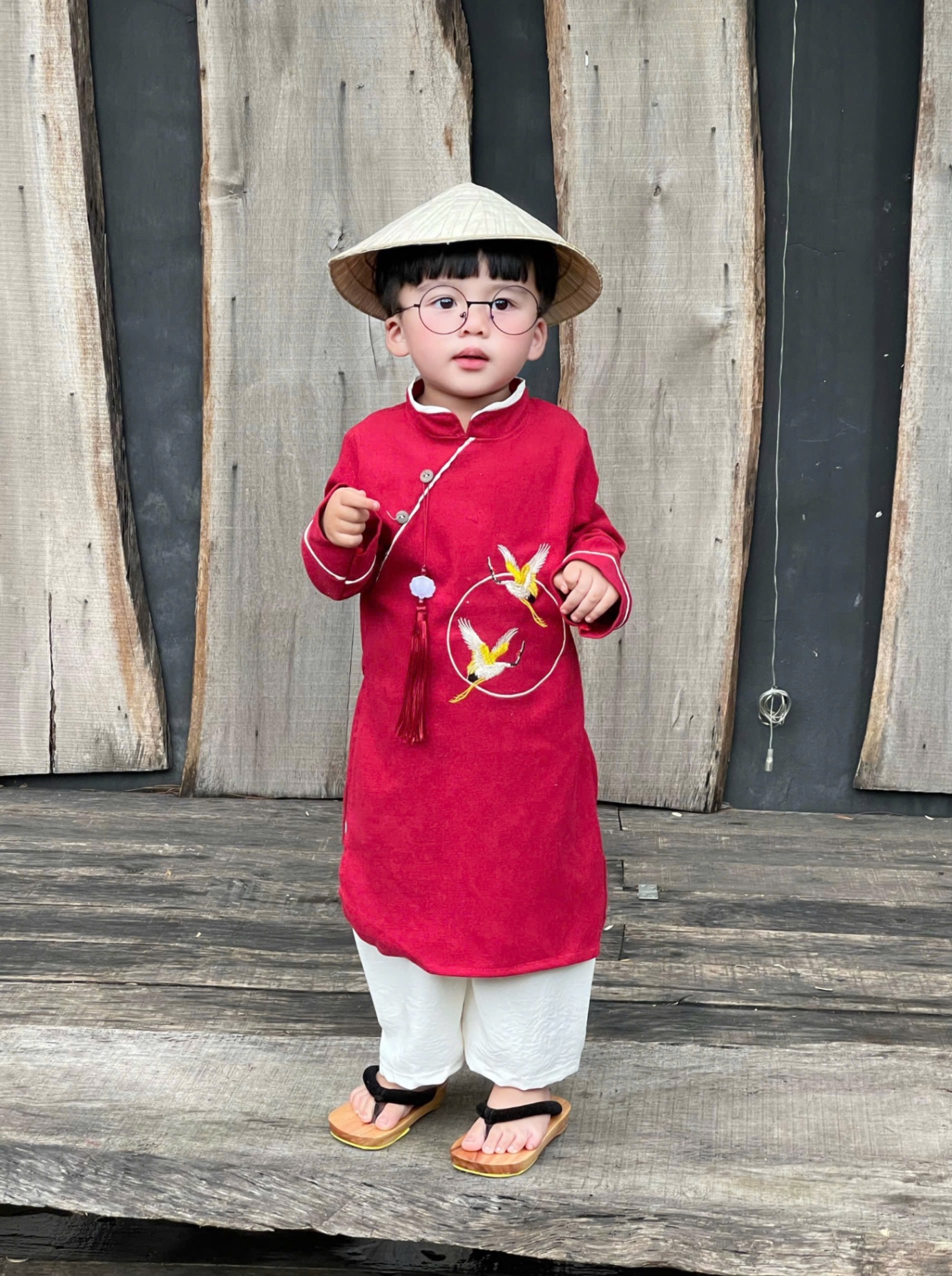 T057 - SET ÁO DÀI BÉ TRAI XANH ĐỎ THÊU HẠC