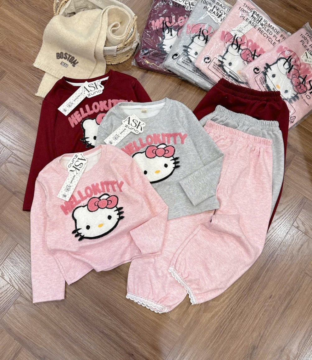 G847 - BỘ BÉ GÁI TĂM THỎ THÊU KITTY XÙ QUẦN BOM REN