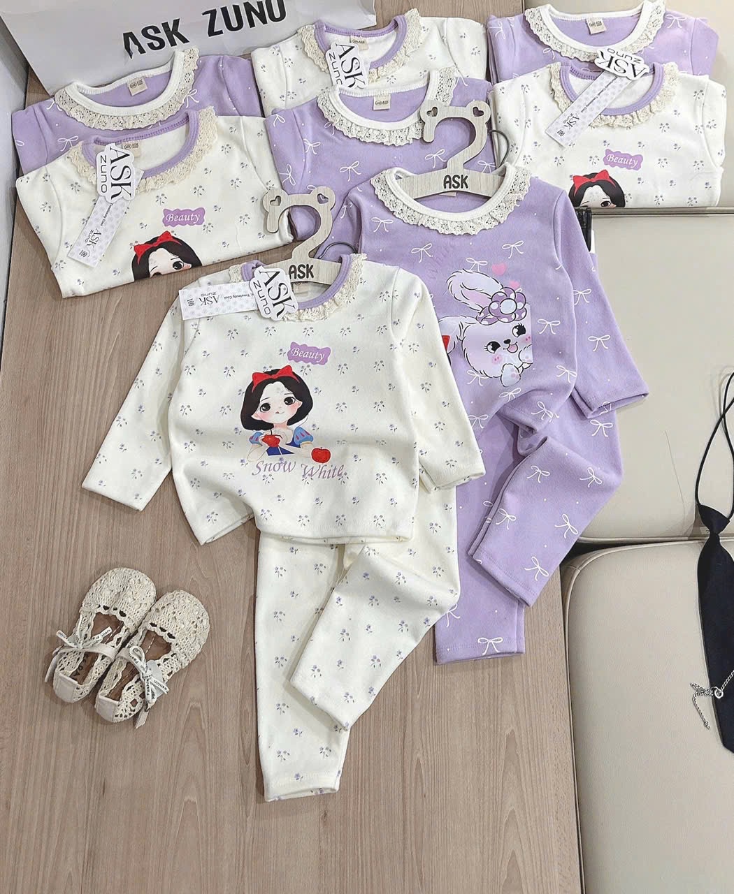 G845 - SET 2 BỘ BÉ GÁI ZIP LÔNG CỔ REN BẠCH TUYẾT HOA NHÍ