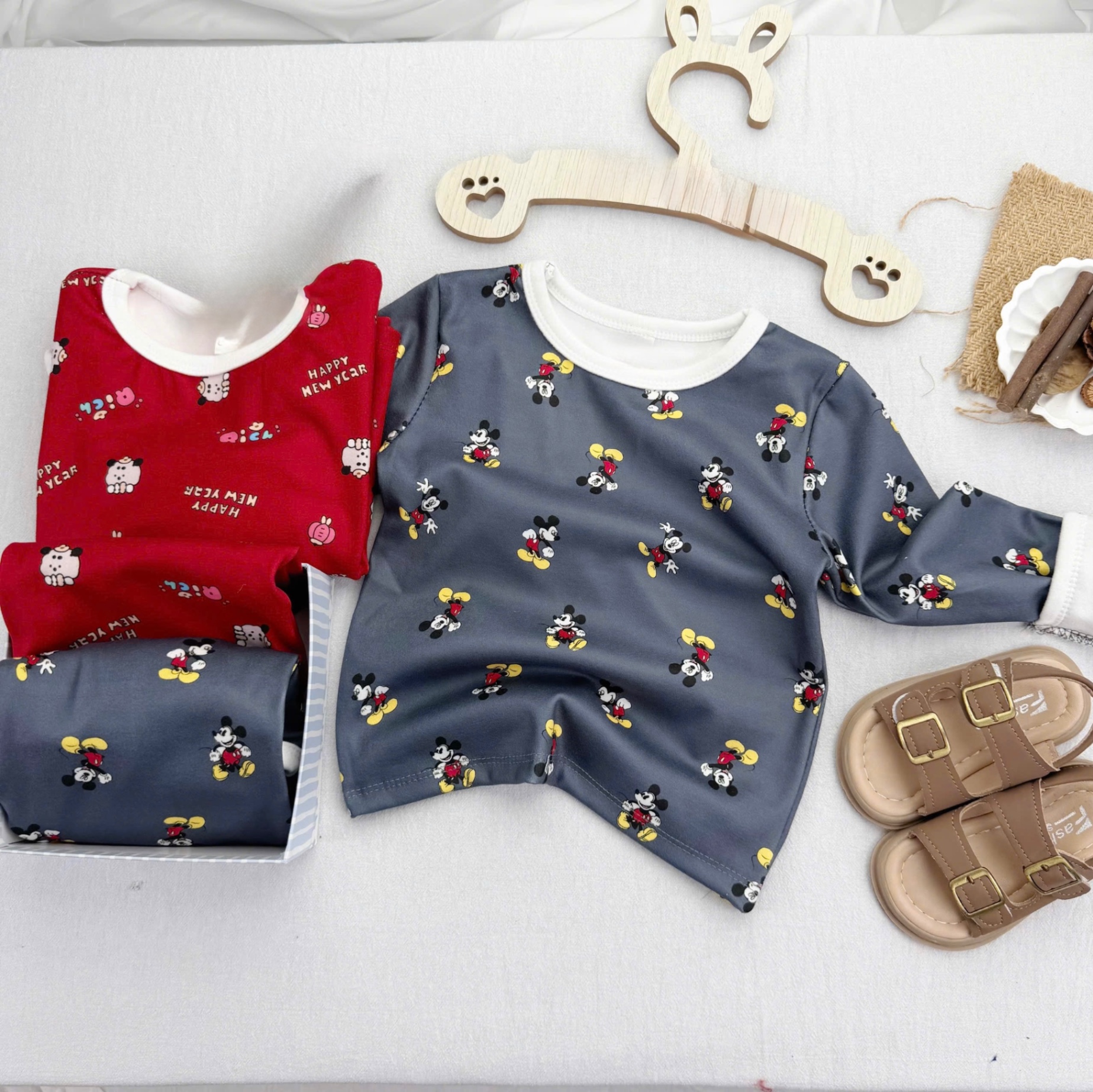 T060 - SET 2 BỘ BÉ ZIP LÔNG MICKEY NEWYEAR đỏ xám