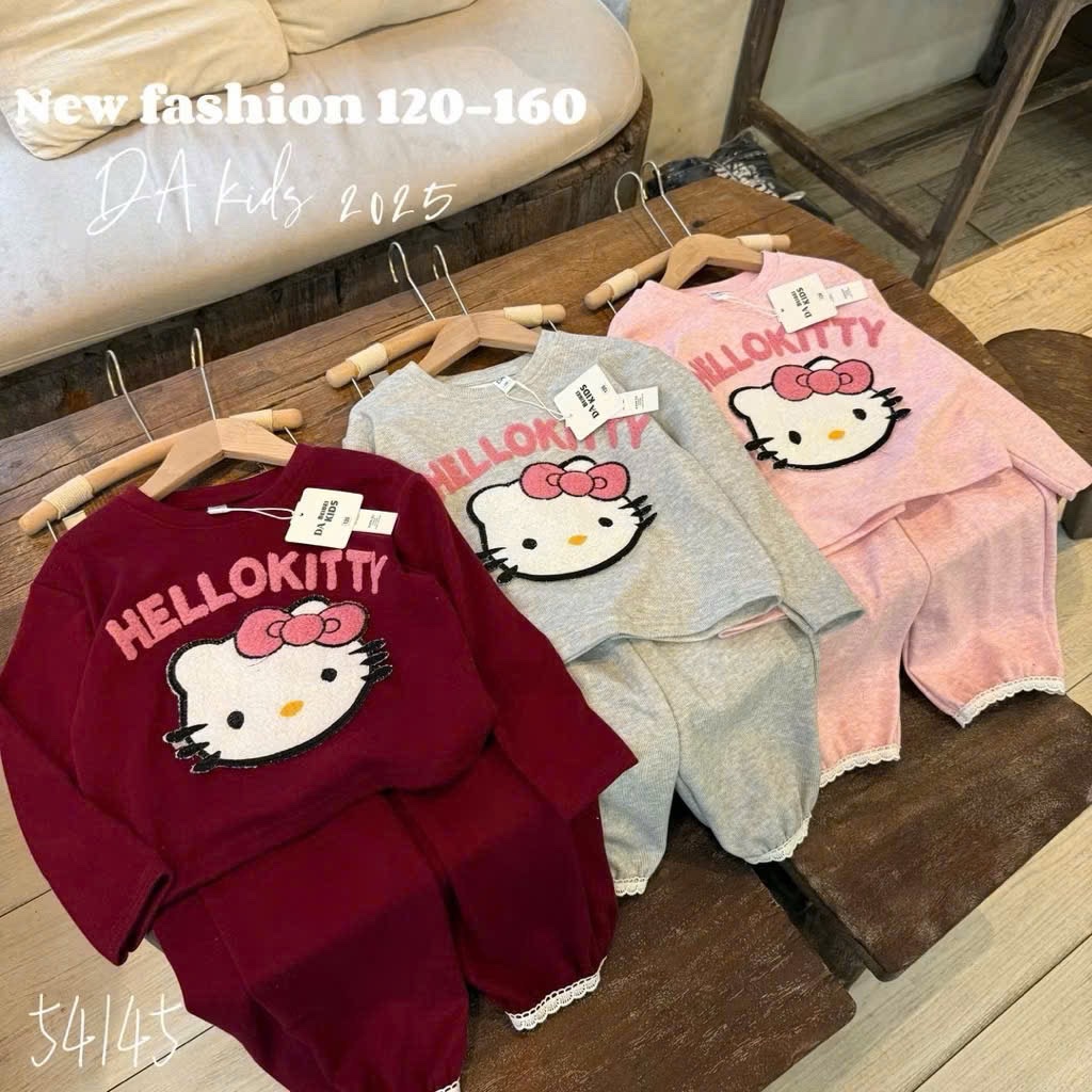G847 - BỘ BÉ GÁI TĂM THỎ THÊU KITTY XÙ QUẦN BOM REN