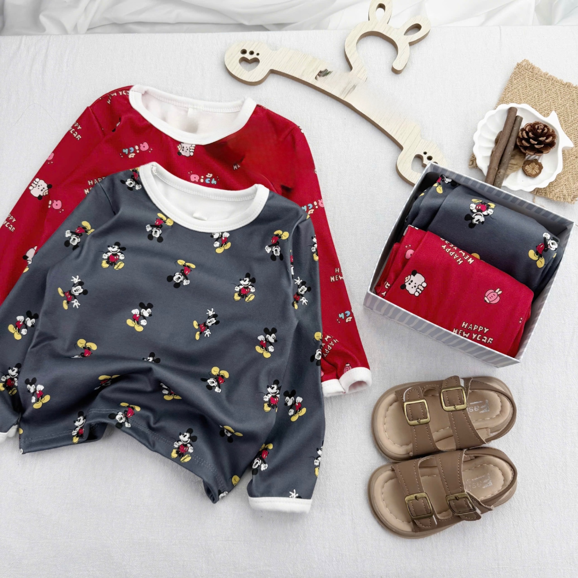 T060 - SET 2 BỘ BÉ ZIP LÔNG MICKEY NEWYEAR đỏ xám
