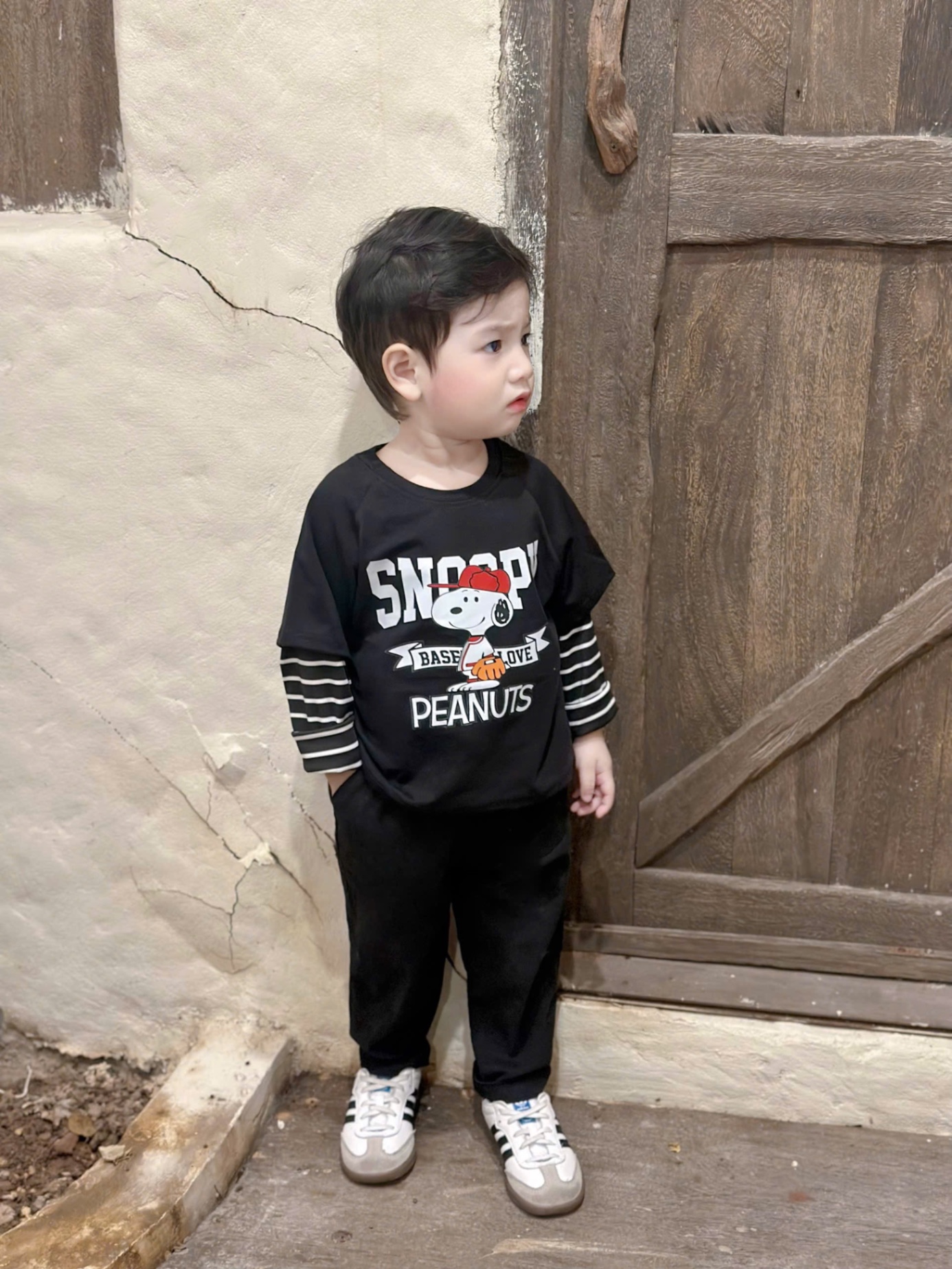 AB844 - SET 2 ÁO BÉ TRAI SNOOPY TAY KẺ đen trắng