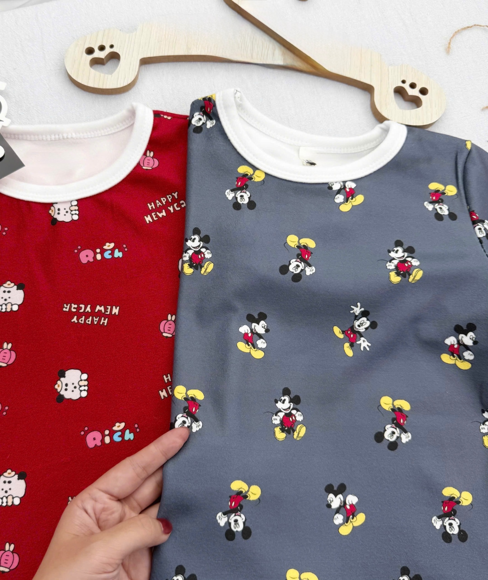 T060 - SET 2 BỘ BÉ ZIP LÔNG MICKEY NEWYEAR đỏ xám