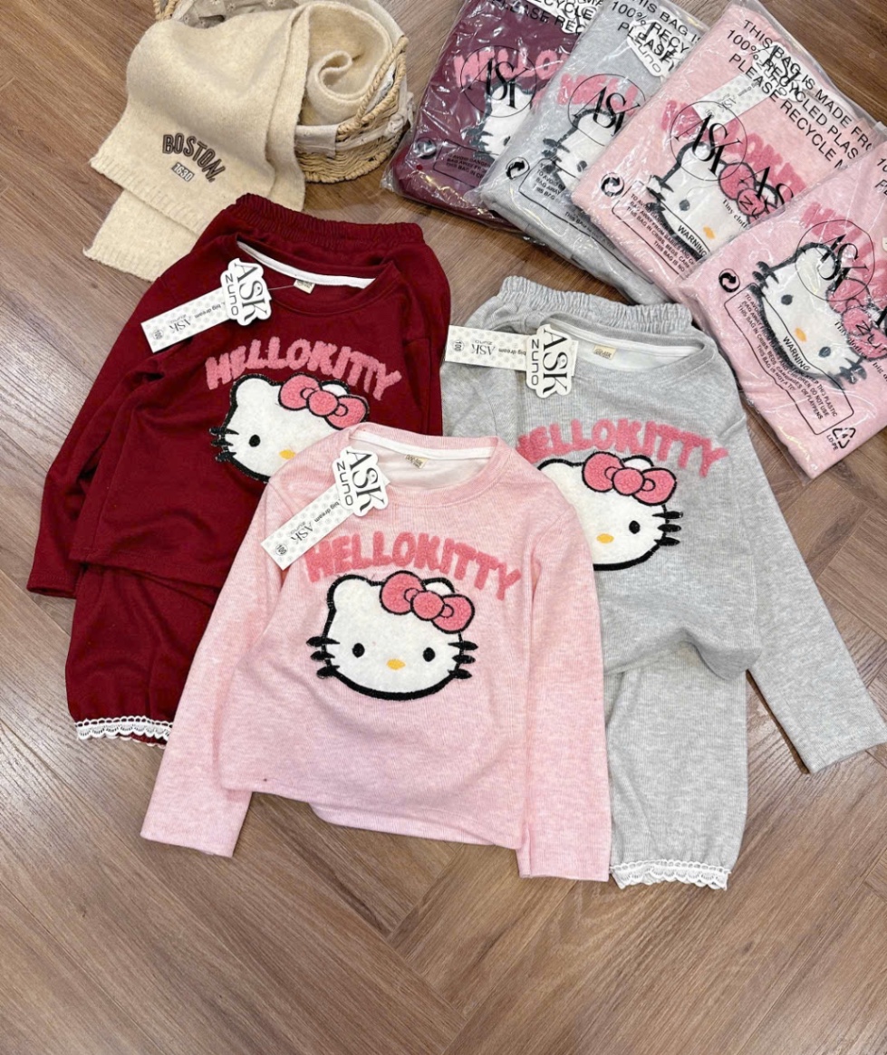 G847 - BỘ BÉ GÁI TĂM THỎ THÊU KITTY XÙ QUẦN BOM REN
