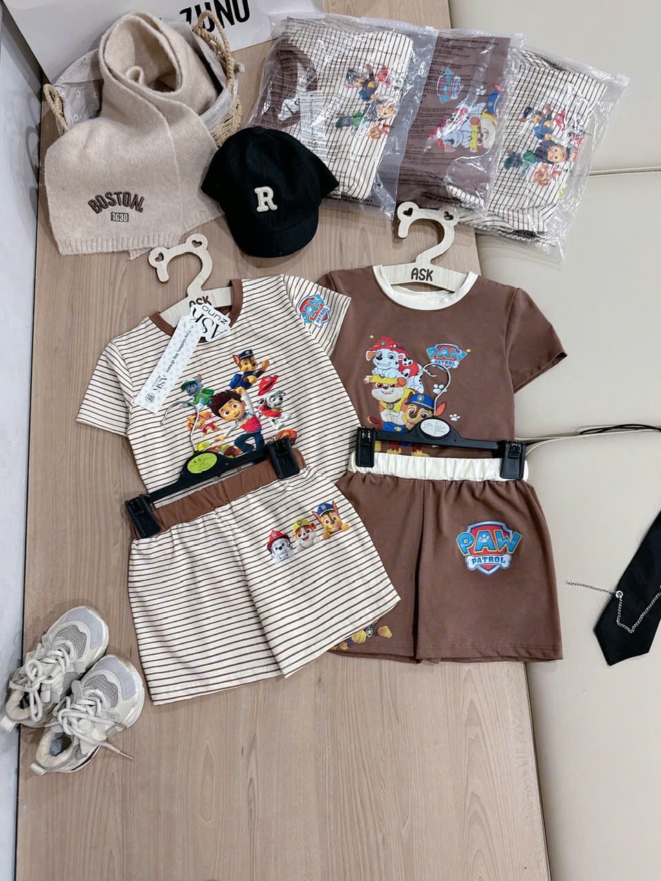 T067 - SET 2 BỘ ĐÙI BÉ TRAI PAW PATROL nâu kẻ