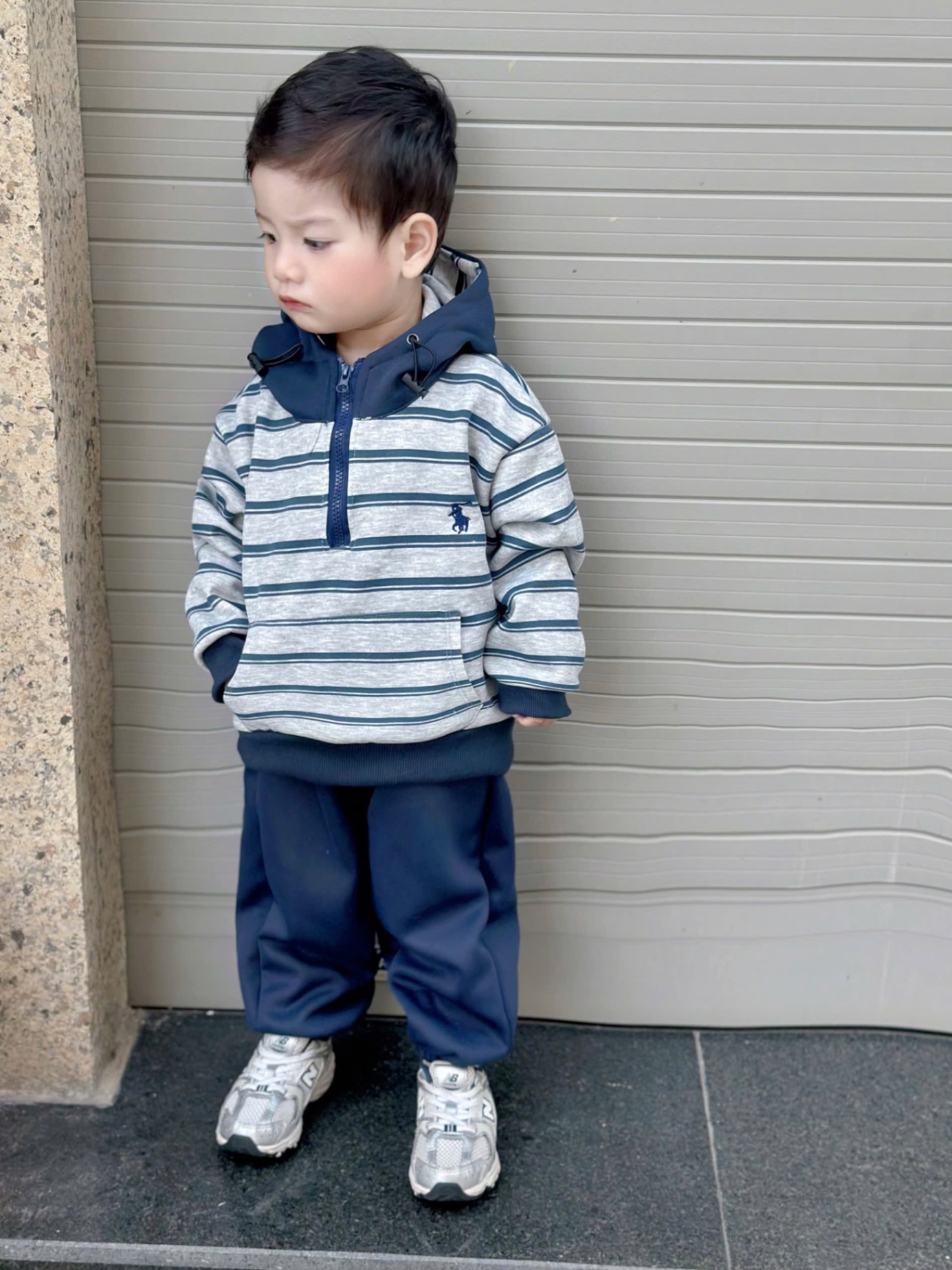 T063 - BỘ NỈ BÉ TRAI HOODIE MŨ KẺ CỔ KHOÁ KỊ SĨ
