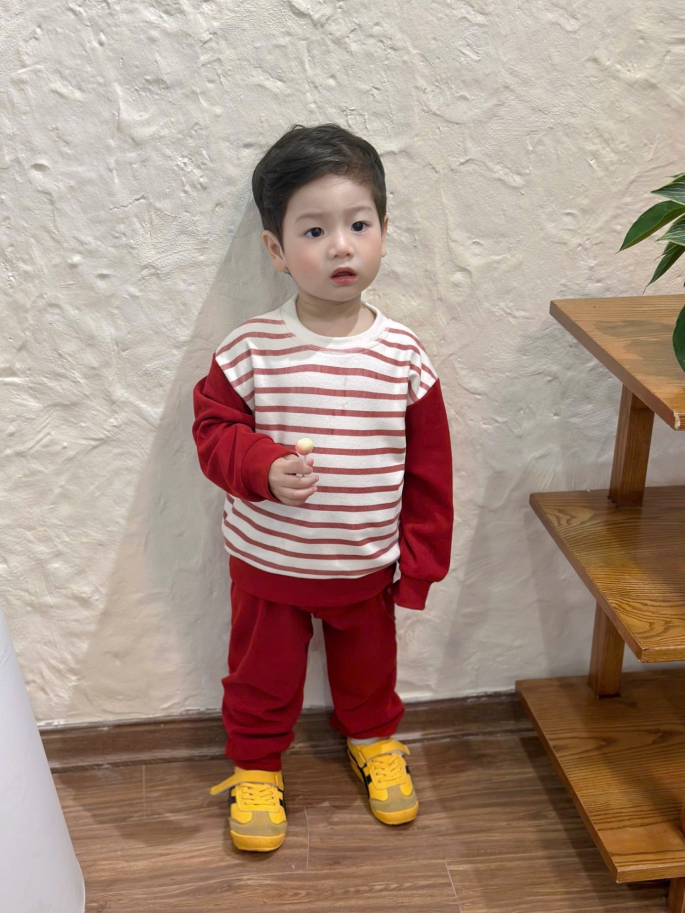 T068 - SET BÉ TRAI 3CT SNOOPY ĐỎ TRẮNG PHỐI GILE