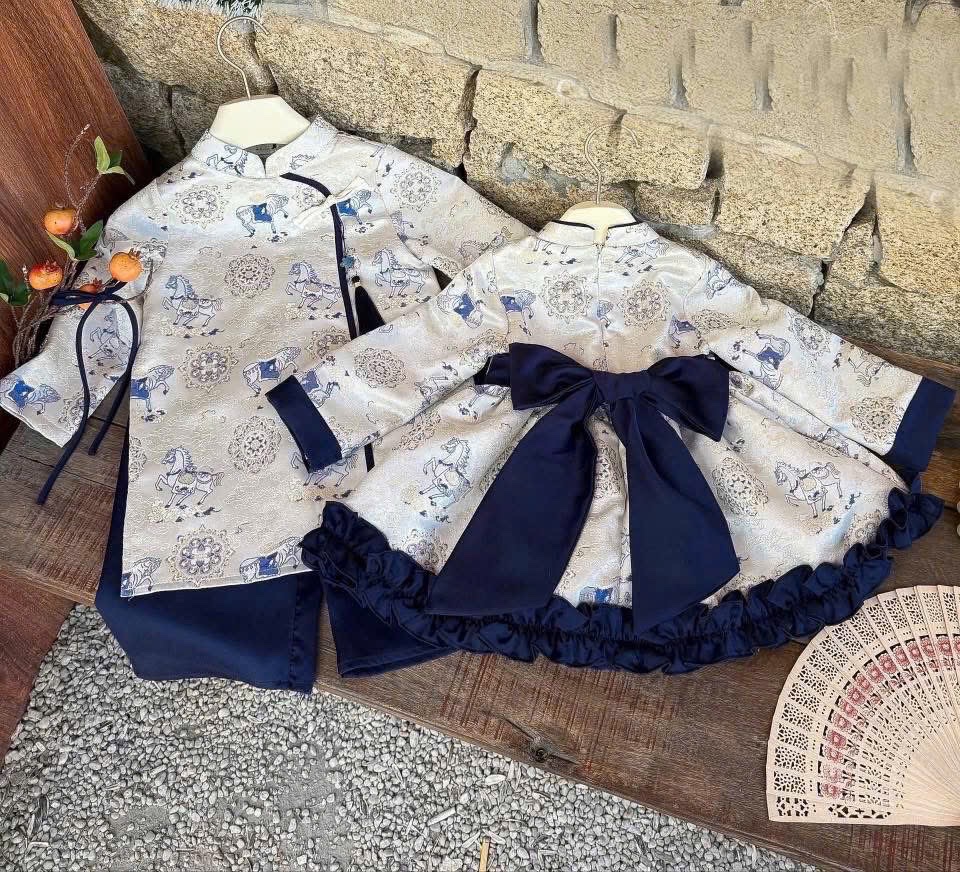 T070 - SET ÁO DÀI BÉ GẤM NGỰA THANH MÃ QUẦN LỤA XANH