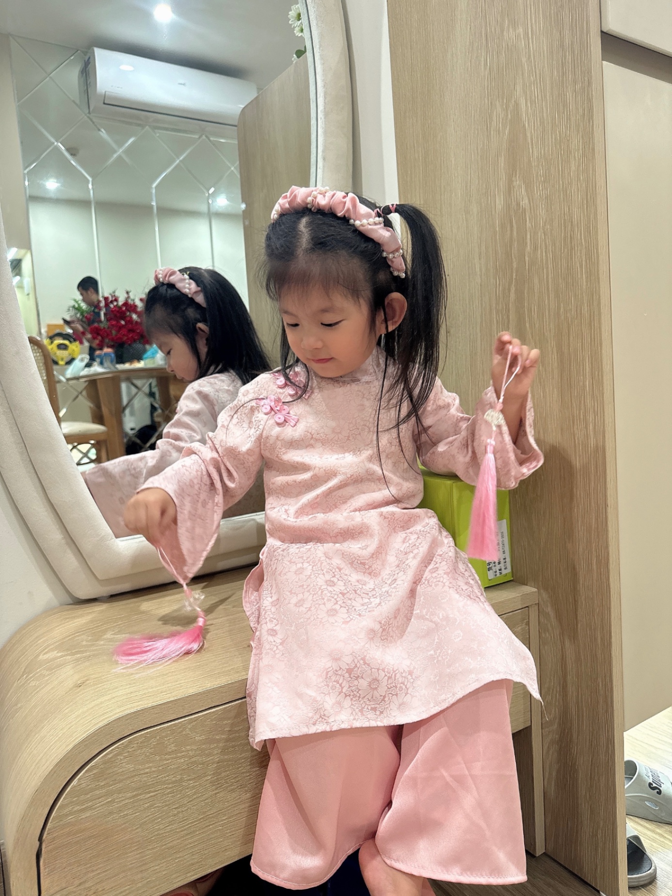 G859 - SET ÁO DÀI BÉ GÁI LỤA VÂN HOA HỒNG 4CT