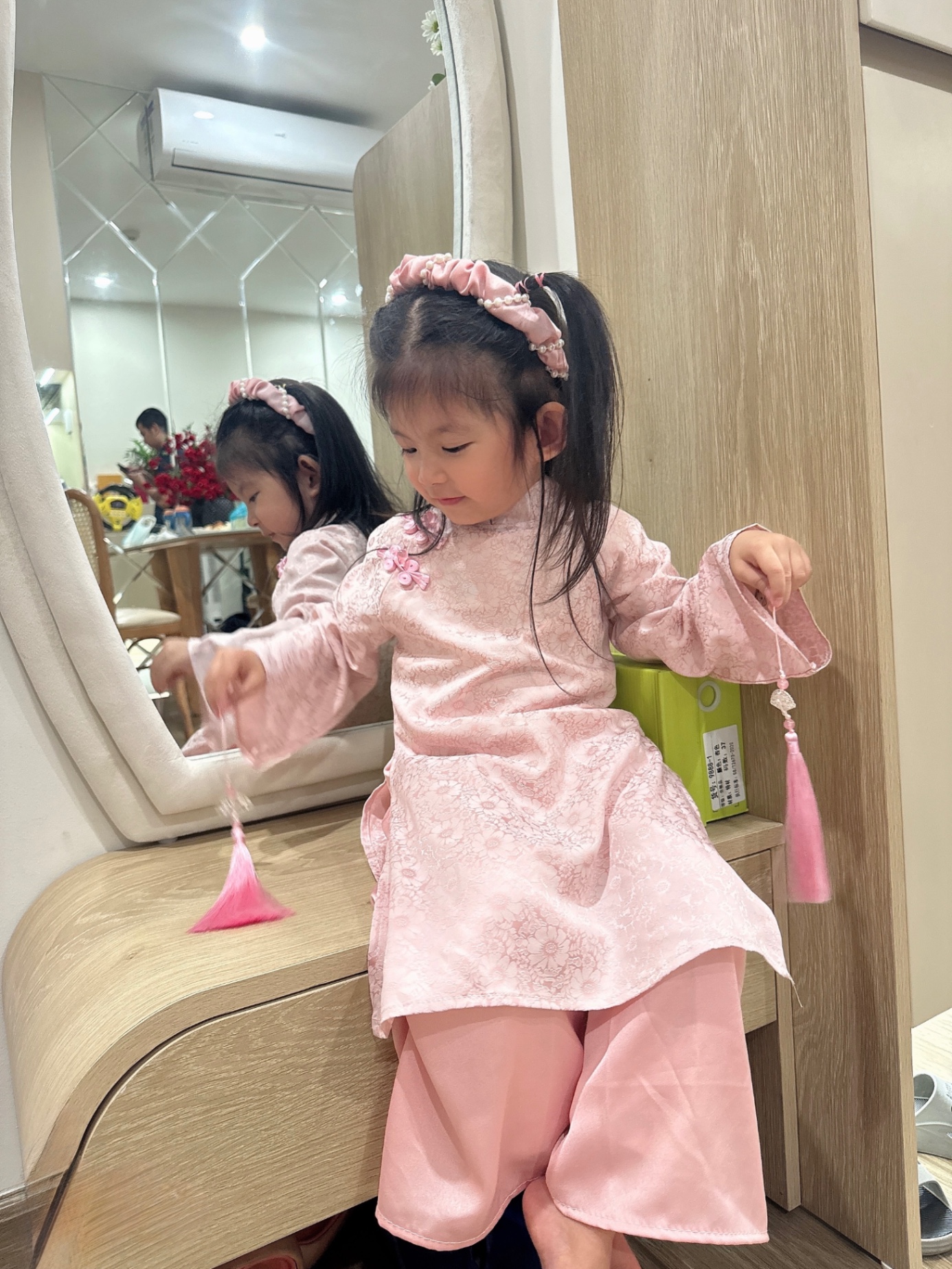 G859 - SET ÁO DÀI BÉ GÁI LỤA VÂN HOA HỒNG 4CT