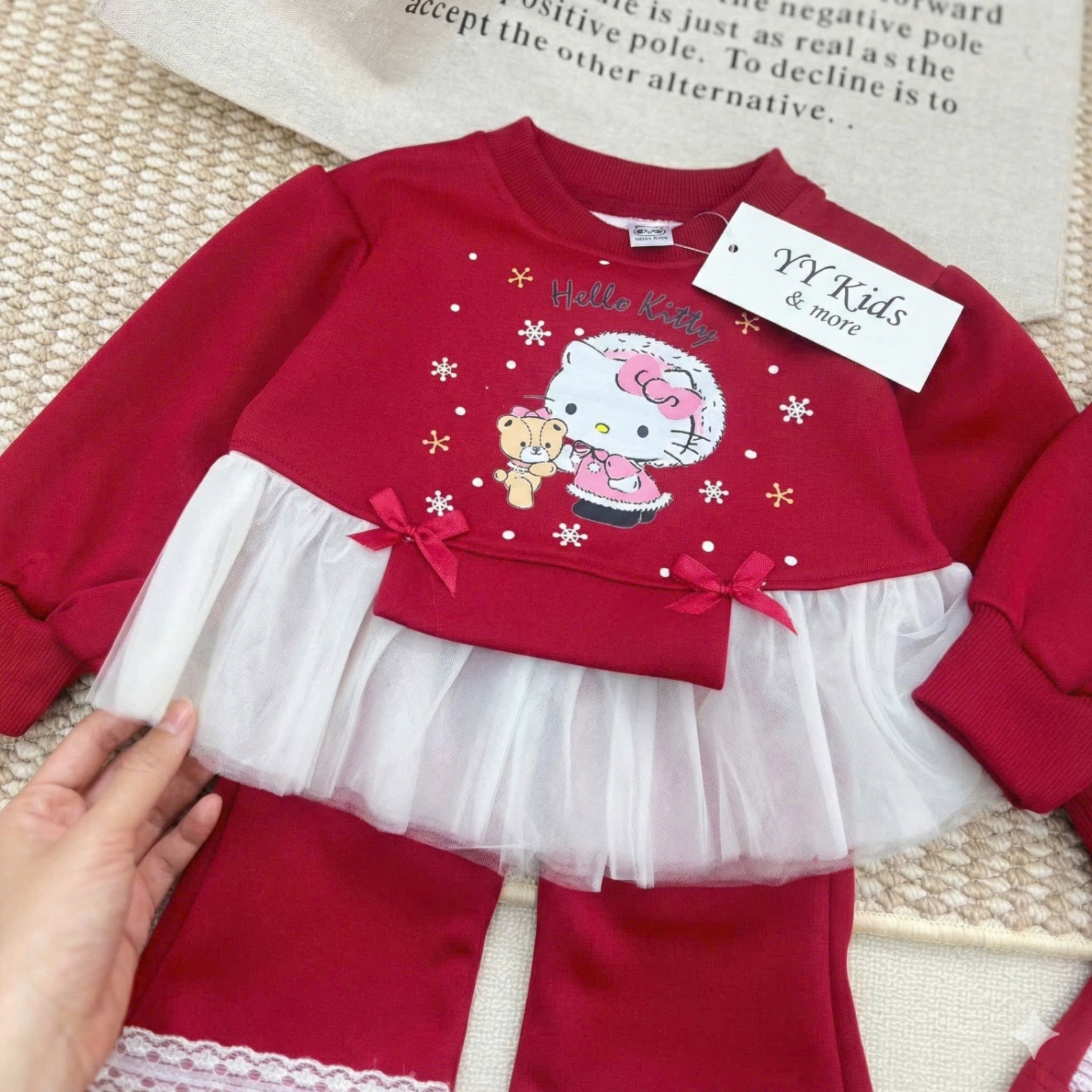 G861 - BỘ BÉ GÁI NỈ HAIDA XOÈ HELLO KITTY ĐỎ REN TRẮNG