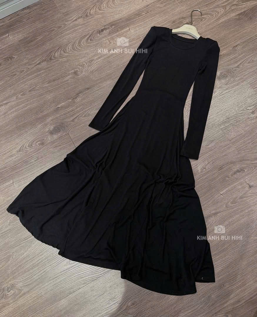 V492 - VÁY NỮ NHUNG TĂM ĐEN XOÈ CỔ TRÒN