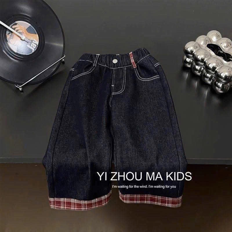 QB366 - QUẦN JEANS BÉ TRAI ĐEN PHỐI GẤU KẺ ĐỎ