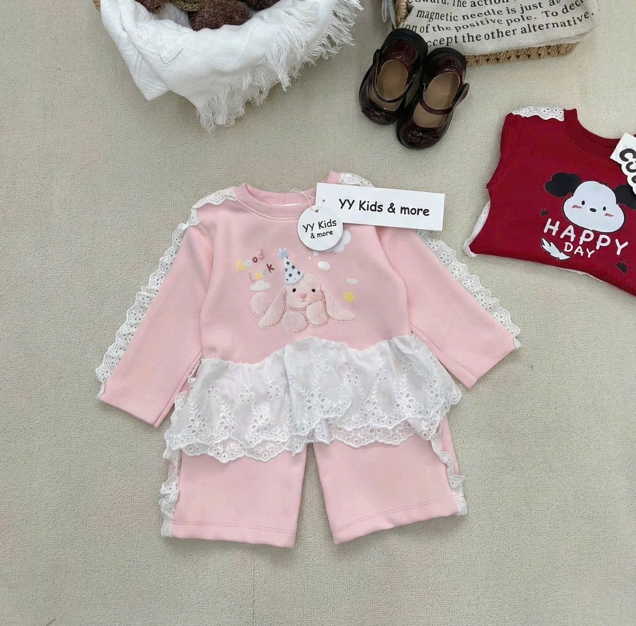 G868 - BỘ BÉ GÁI NỈ HAIDA THỎ GOOD LUCK REN TRẮNG