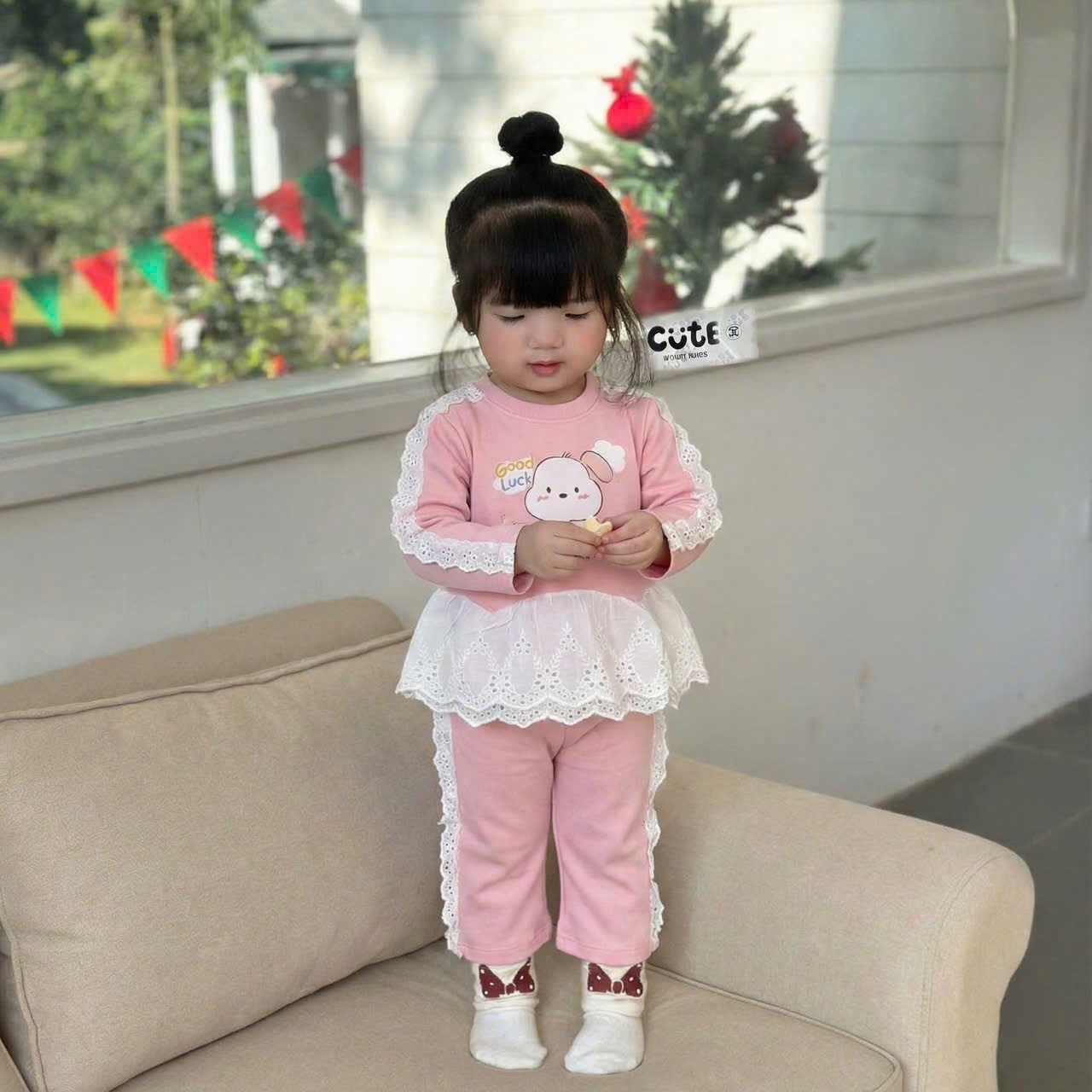 G868 - BỘ BÉ GÁI NỈ HAIDA THỎ GOOD LUCK REN TRẮNG