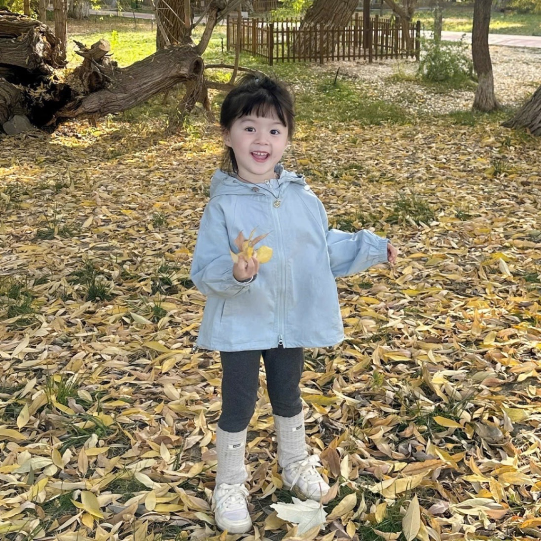 AB857 - ÁO KHOÁC GIÓ BÉ XANH DƯƠNG MŨ LIỀN