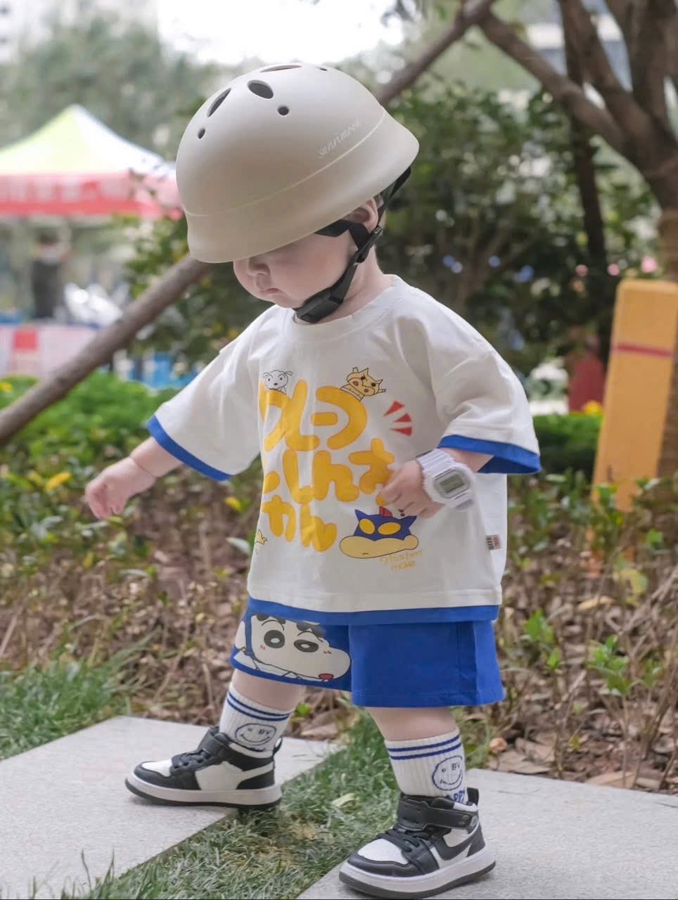 T101 - BỘ ĐÙI BÉ TRAI ÁO TRẮNG CẬU BÉ SHIN QUẦN XANH