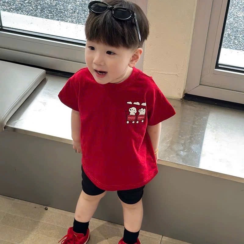 T098 - BỘ ĐÙI BÉ TRAI ÁO ĐỎ CHÓ MÂY QUẦN ĐEN
