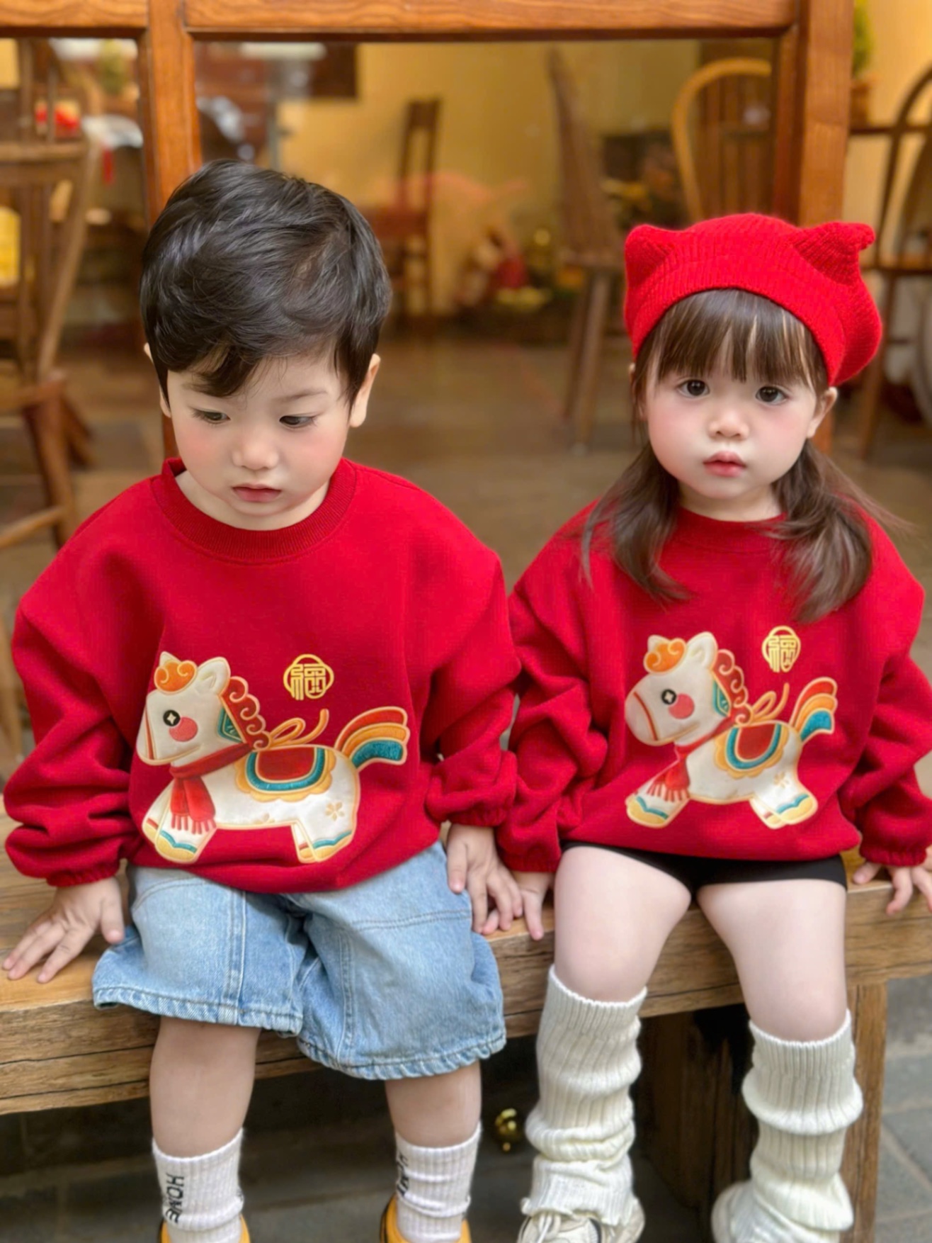 AB861 - ÁO BÉ NỈ ĐỎ NGỰA PONY