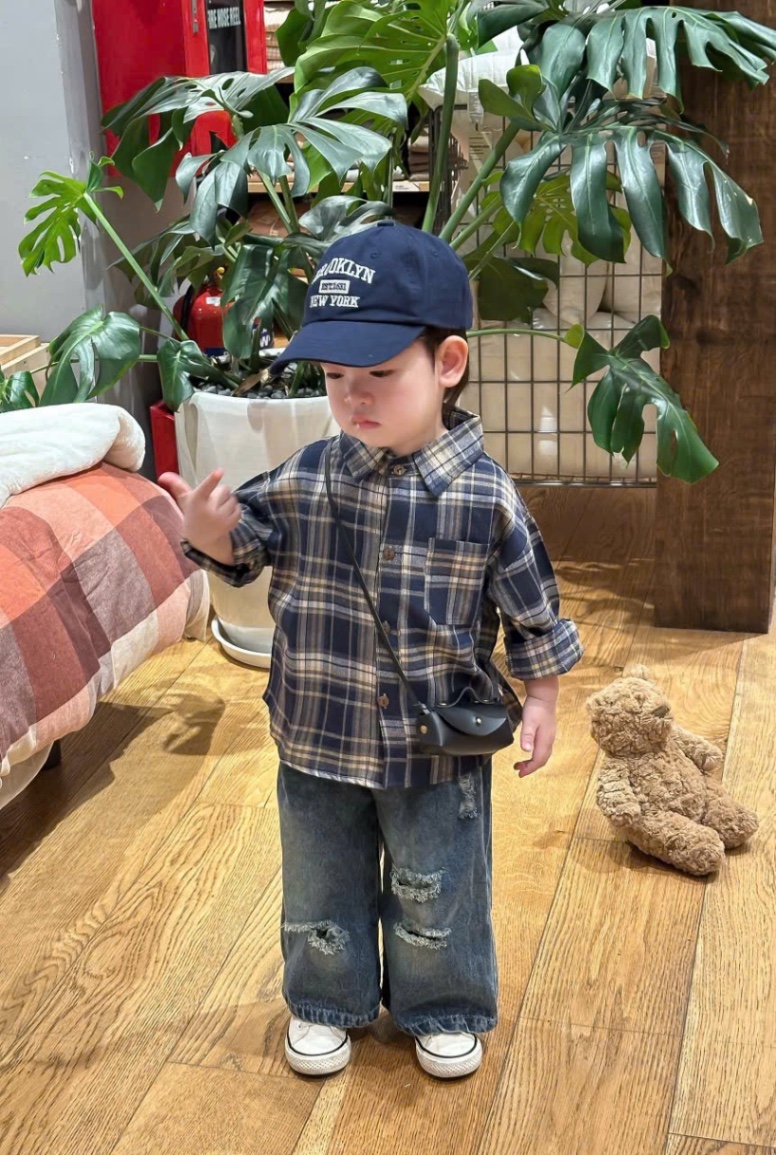 QB368 - QUẦN JEANS BÉ TRAI SUÔNG RÁCH 3 CHỖ