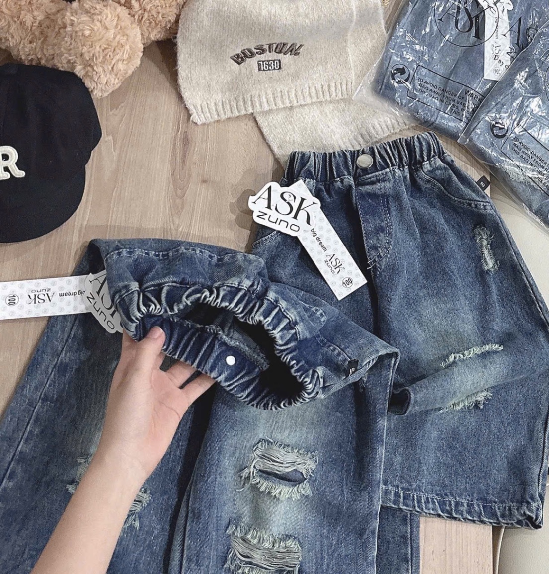 QB368 - QUẦN JEANS BÉ TRAI SUÔNG RÁCH 3 CHỖ