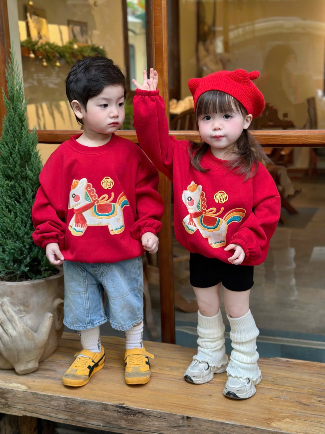 AB861 - ÁO BÉ NỈ ĐỎ NGỰA PONY
