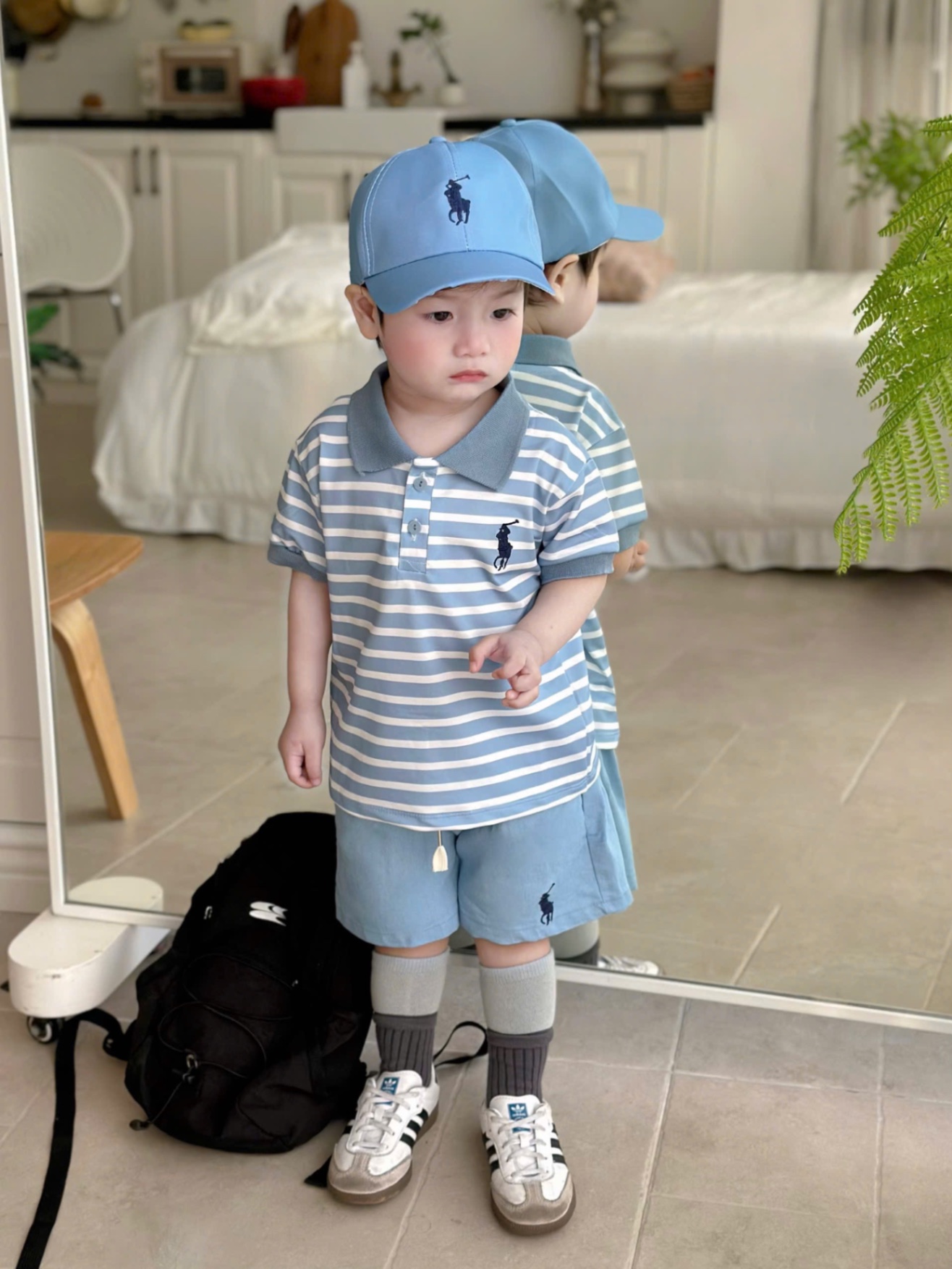 T112 - BỘ ĐÙI BÉ TRAI ÁO POLO KẺ XANH KỊ SĨ KÈM MŨ