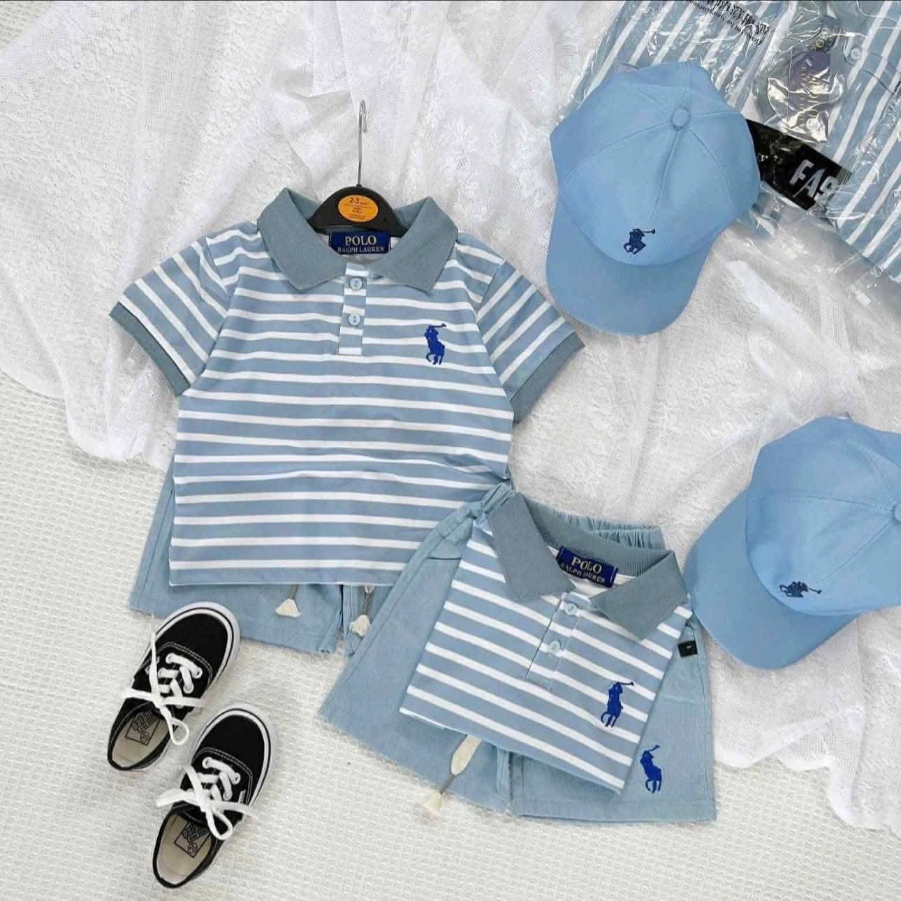 T112 - BỘ ĐÙI BÉ TRAI ÁO POLO KẺ XANH KỊ SĨ KÈM MŨ