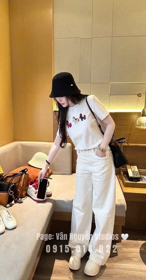 S281 - SET NỮ ÁO PHÔNG NGỰA BE MIX QUẦN BÒ TRẮNG SUÔNG