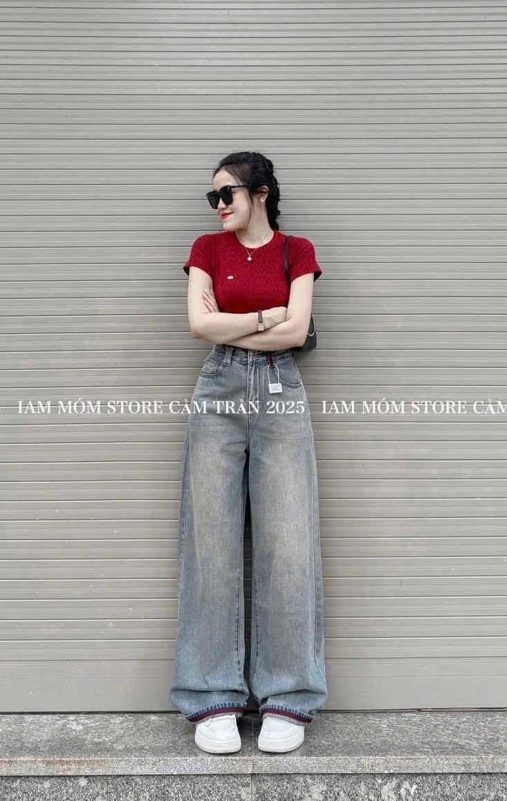QNU666 - QUẦN JEANS SUÔNG XANH NHẠT CẠP GẤU ĐỎ