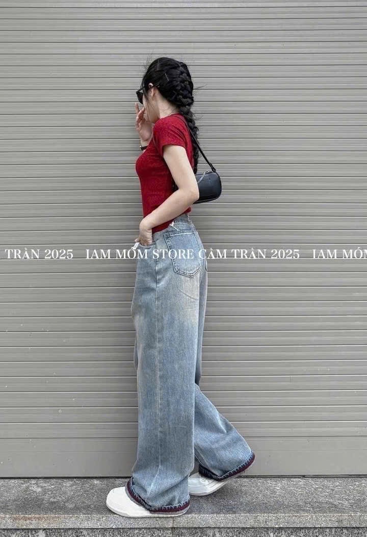 QNU666 - QUẦN JEANS SUÔNG XANH NHẠT CẠP GẤU ĐỎ