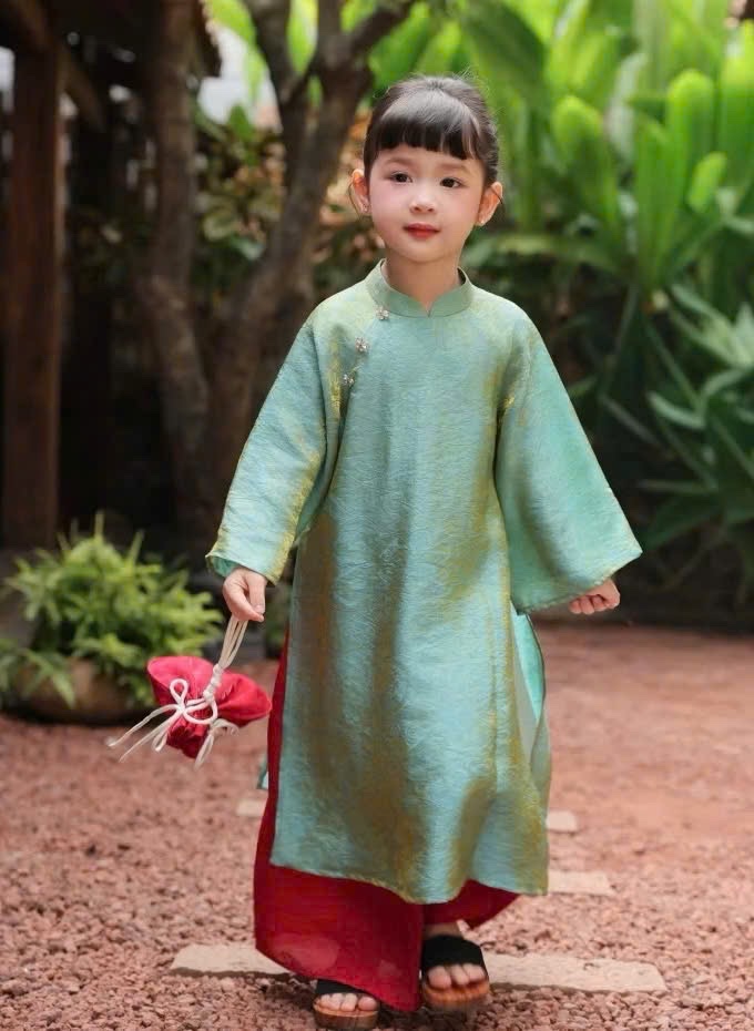 G901 - SET ÁO DÀI BÉ GÁI TƠ ĐŨI ÁNH VÀNG