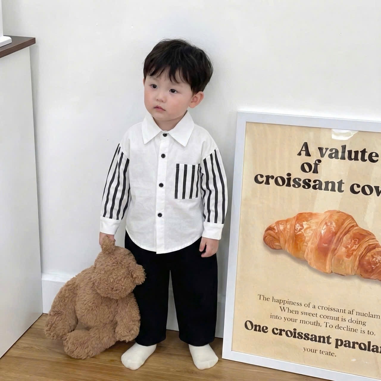 T134 - SET BÉ TRAI ÁO SƠ MI TRẮNG PHỐI SỌC QUẦN ĐEN