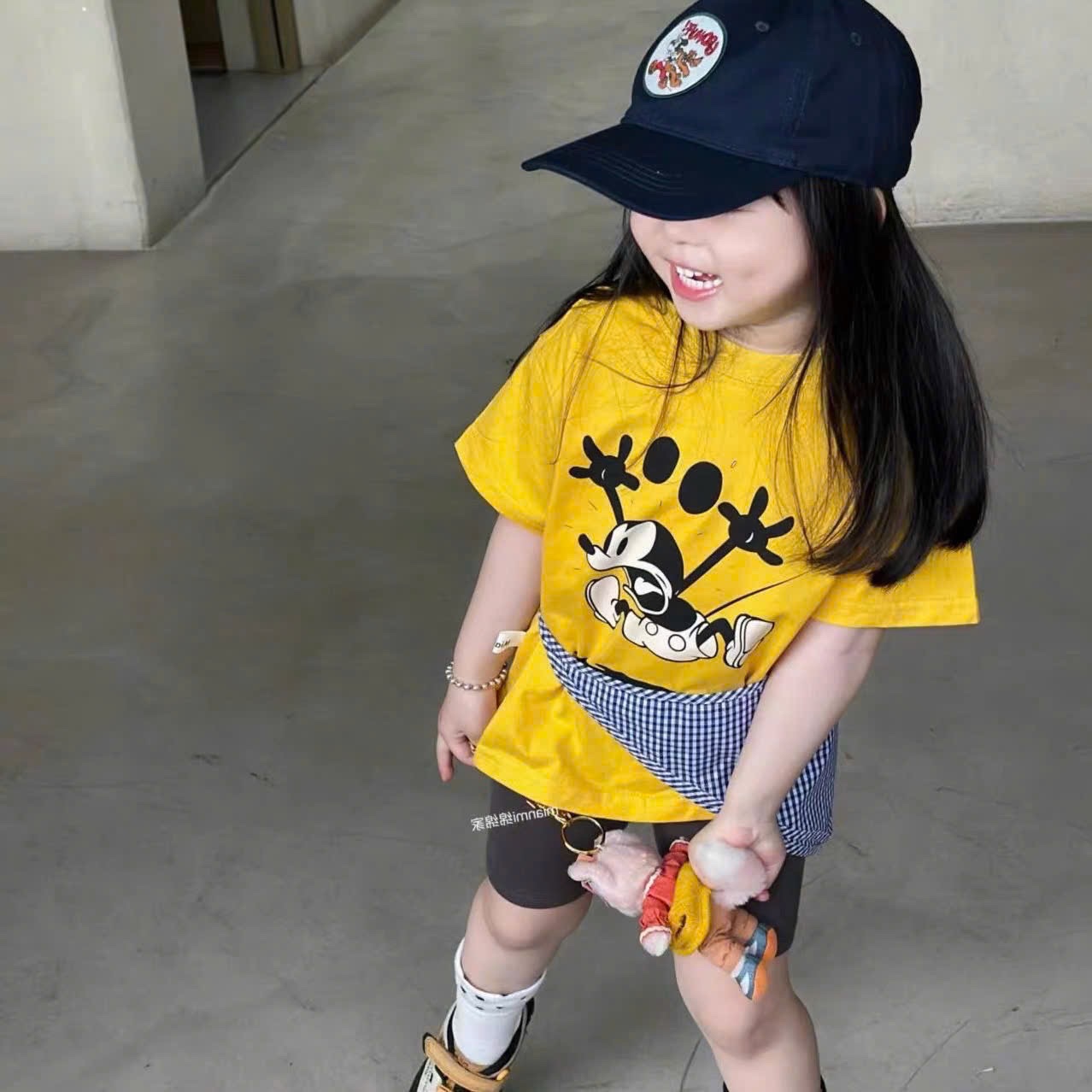 AB880 - SET 3 ÁO PHÔNG BÉ GÁI HOẠT HÌNH vàng hồng trắng
