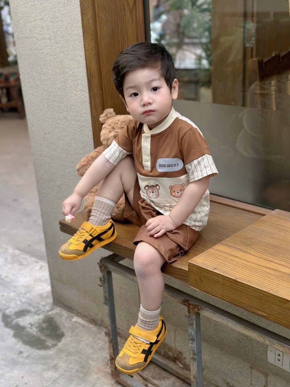 T139 - BỘ ĐÙI BÉ TRAI GẤU NÂU SỌC KÈM MŨ