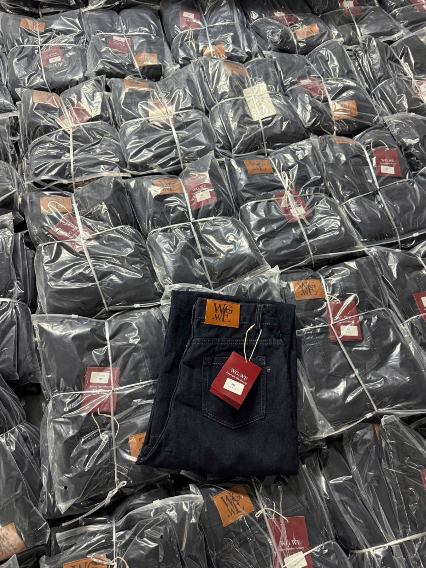 QNU673 - QUẦN JEANS SUÔNG XANH ĐẬM MÁC DA WGWe