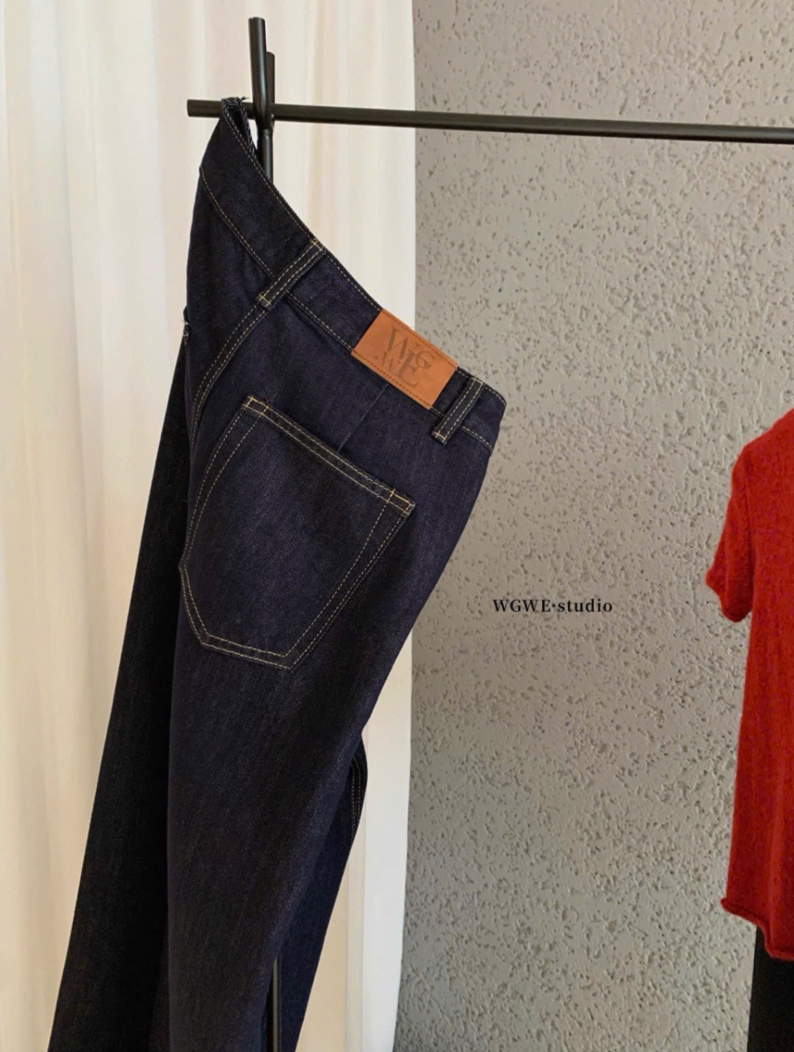 QNU673 - QUẦN JEANS SUÔNG XANH ĐẬM MÁC DA WGWe