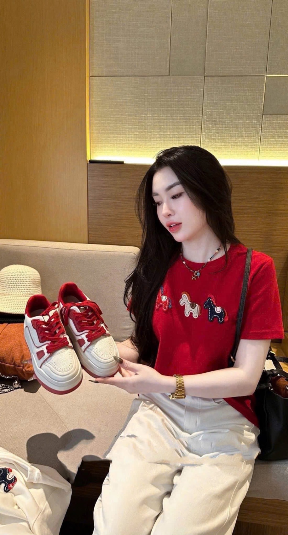 ANU355 - ÁO PHÔNG ĐÔI MẸ BÉ THÊU 3 NGỰA NHỎ