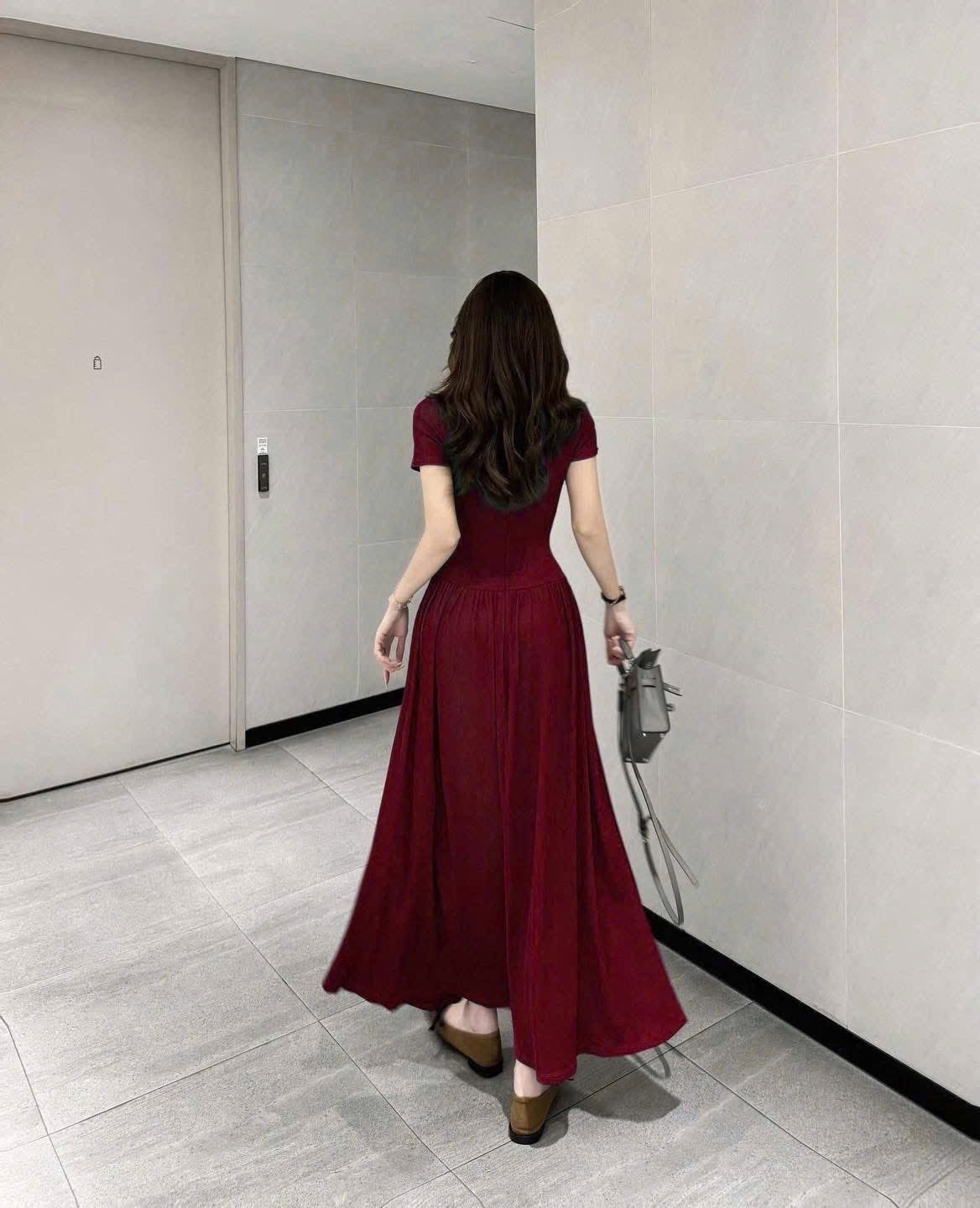 V493 - VÁY TĂM HÀN POLO CỔ V CHIẾT EO DÁNG DÀI