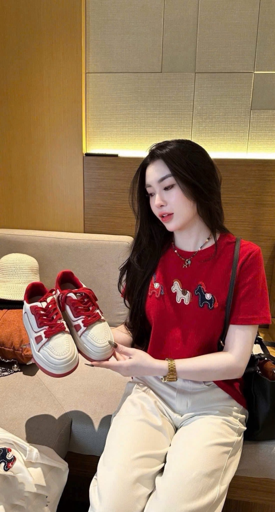 ANU355 - ÁO PHÔNG ĐÔI MẸ BÉ THÊU 3 NGỰA NHỎ