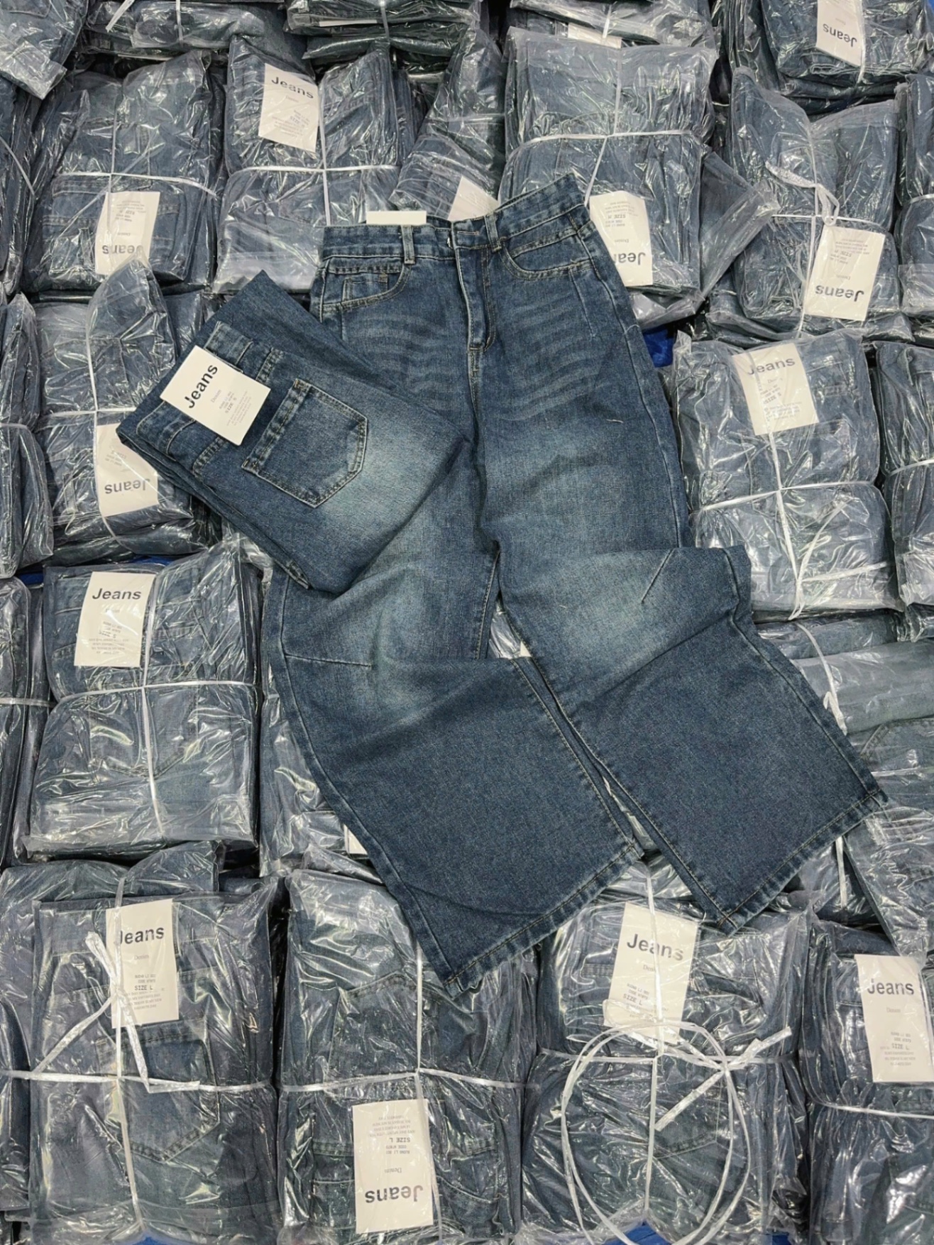 QNU675 - QUẦN JEANS SUÔNG XANH LI GỐI NT873