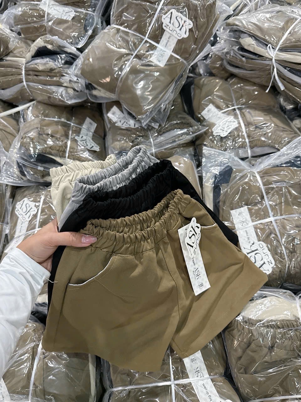 QB373 - SET 4 QUẦN BÉ TRAI KAKI đen nâu xám be